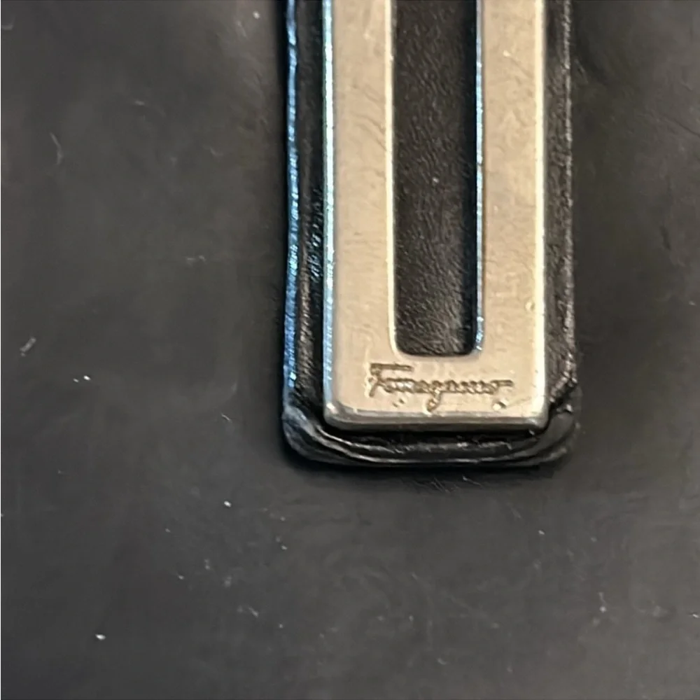 Salvatore Ferragamo Black Leather Bi-Fold Long wallet